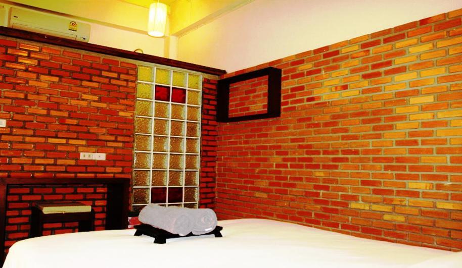 Smile House Guesthouse Chiang Mai Bagian luar foto