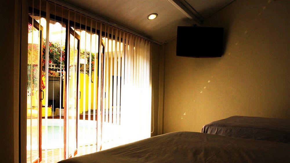 Smile House Guesthouse Chiang Mai Bagian luar foto