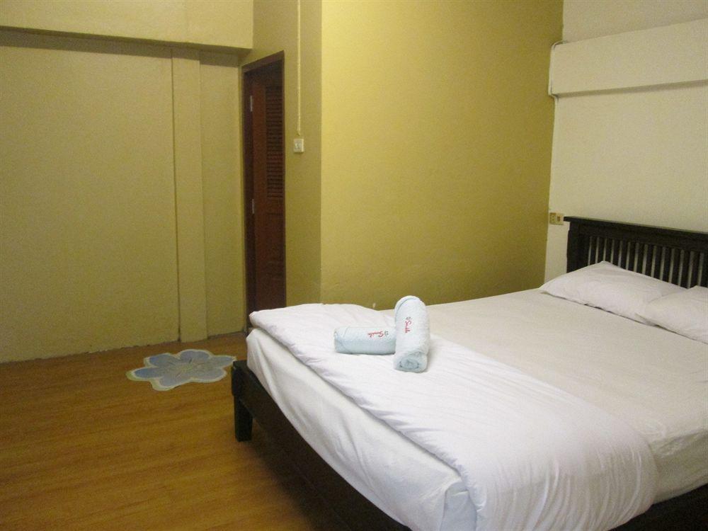 Smile House Guesthouse Chiang Mai Bagian luar foto