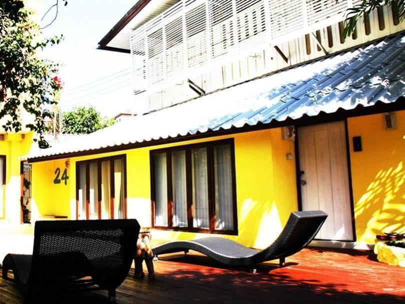 Smile House Guesthouse Chiang Mai Bagian luar foto