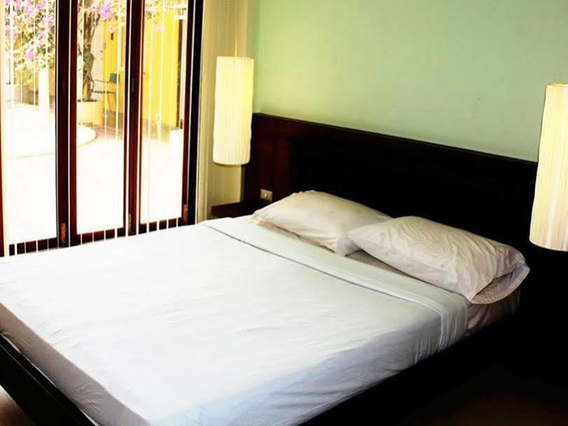 Smile House Guesthouse Chiang Mai Bagian luar foto