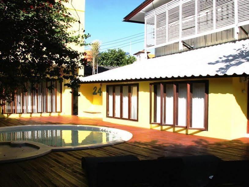 Smile House Guesthouse Chiang Mai Bagian luar foto