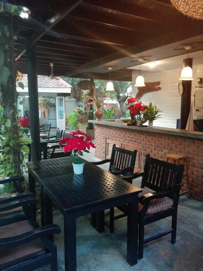 Smile House Guesthouse Chiang Mai Bagian luar foto